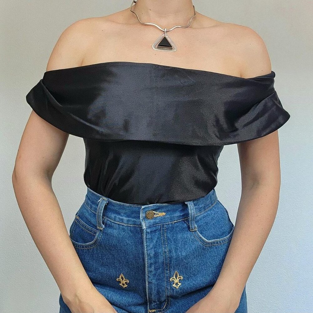 Elegant off shoulders black bodysuit.